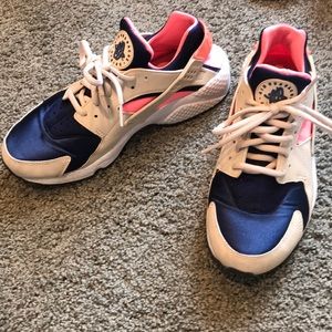 Nike air huraches size 8-8.5